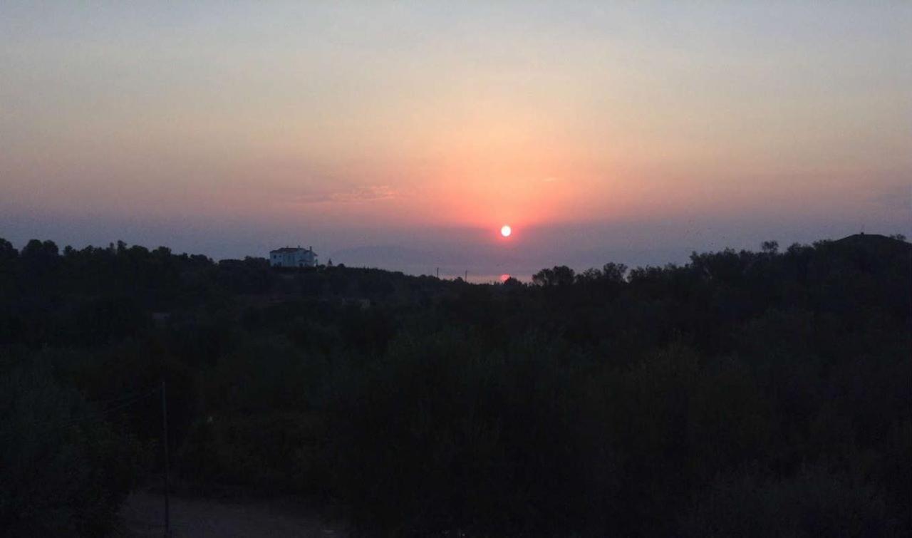 Villa Sunrise apartment Gouvia Esterno foto